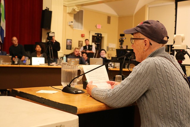 Burlington resident Sandy Wynne urging the council to reject the lease extension - KEVIN MCCALLUM