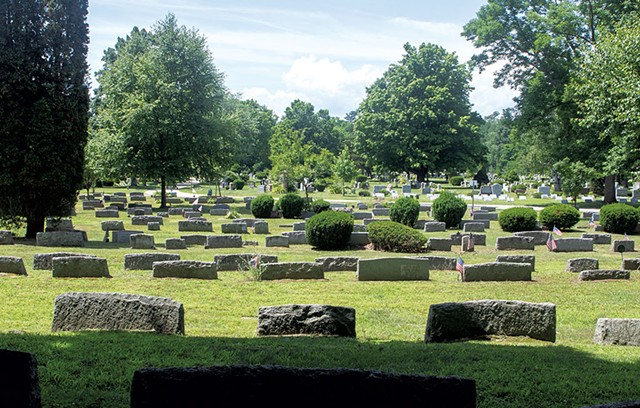 Lakeview Cemetery - COLIN FLANDERS ©️ SEVEN DAYS