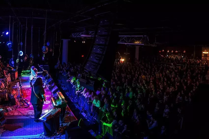 Best large live music venue