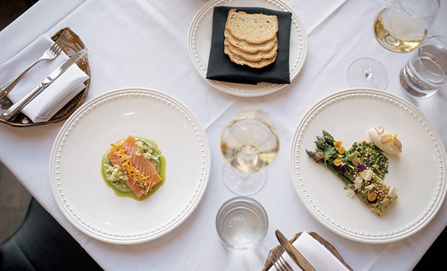 Salmon and asparagus at Restaurant &Ocirc;ma - COURTESY