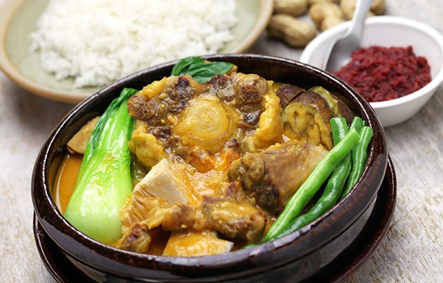 Kare-kare, Filipino oxtail stew - © PPY2010HA | DREAMSTIME