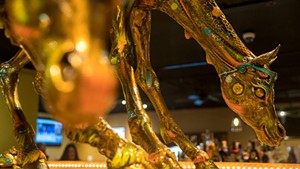 The bronze horse sculpture by Nano Lopez