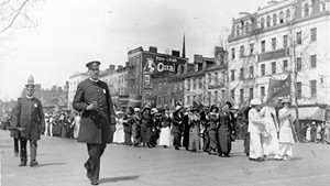 Vermonters marching with suffragists from other states in Washington, D.C., in 1913