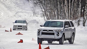 Cars on the winter driving school course at Team O'Neil Rally School