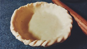 A crimped pie crust