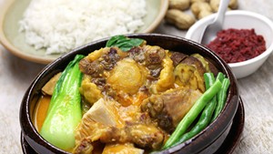 Kare-kare, Filipino oxtail stew