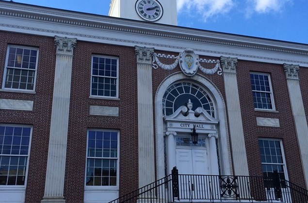 Burlington City Hall - FILE: ALICIA FREESE ©️ SEVEN DAYS