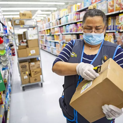 Image: Walmart Blocks Vermont Workers From Hazard Pay Program