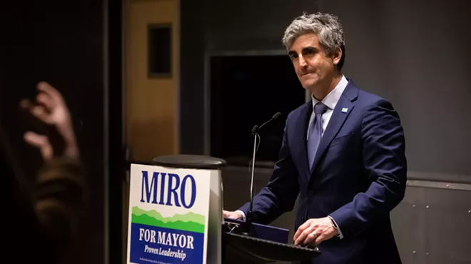 Image: Weinberger Fends Off Tracy, Wins Fourth Term as Burlington Mayor